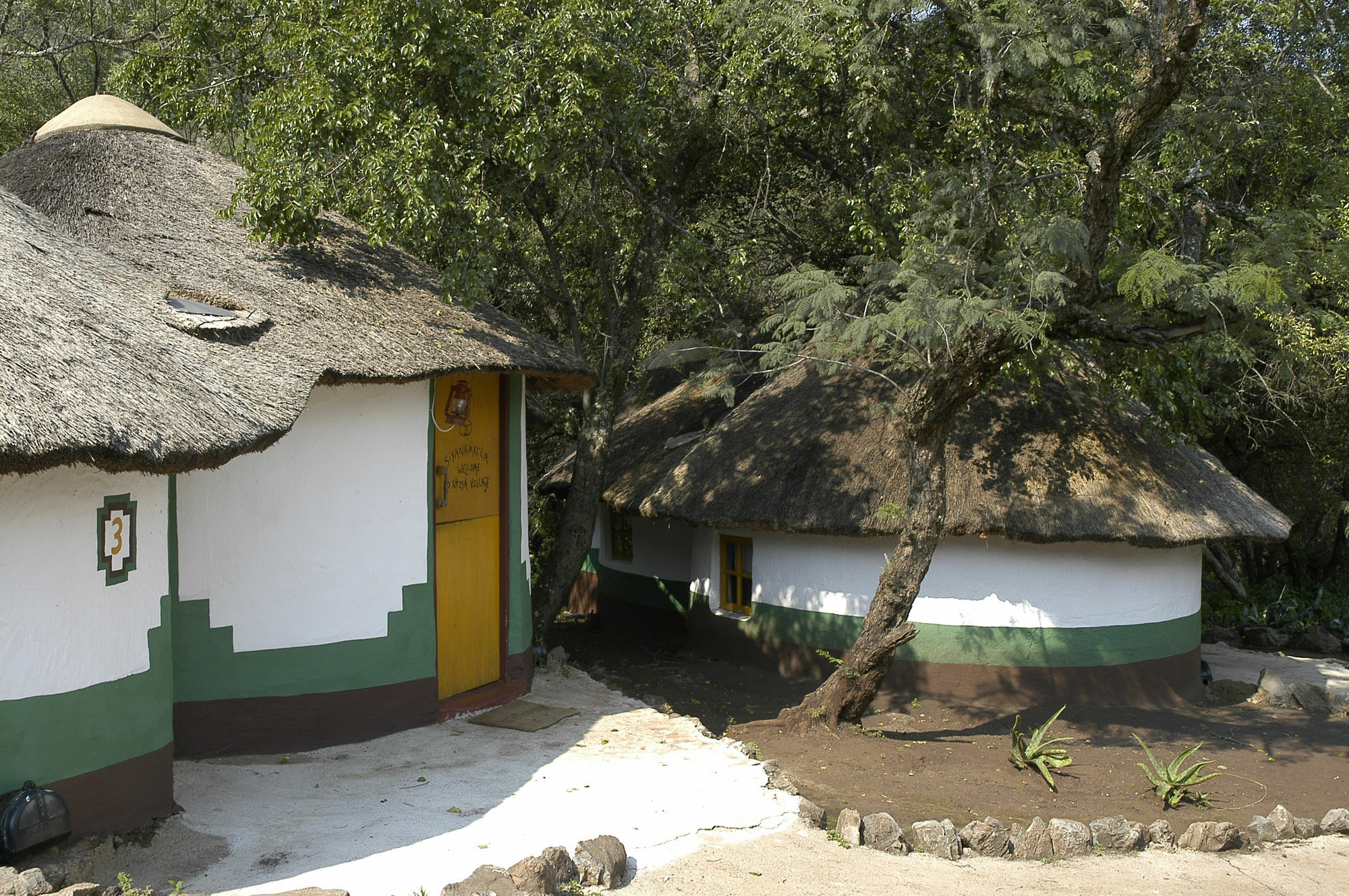 Aha Lesedi African Lodge & Cultural Village Broederstroom Exterior foto