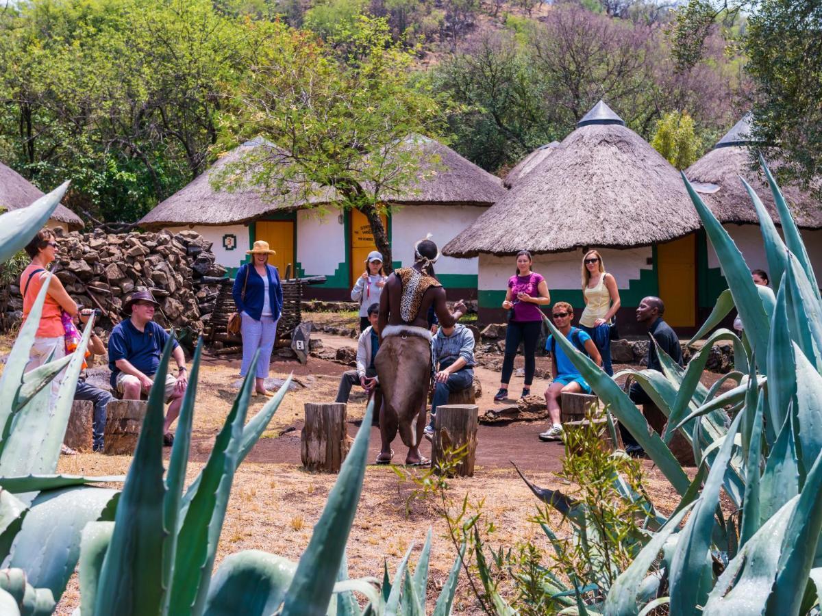 Aha Lesedi African Lodge & Cultural Village Broederstroom Exterior foto