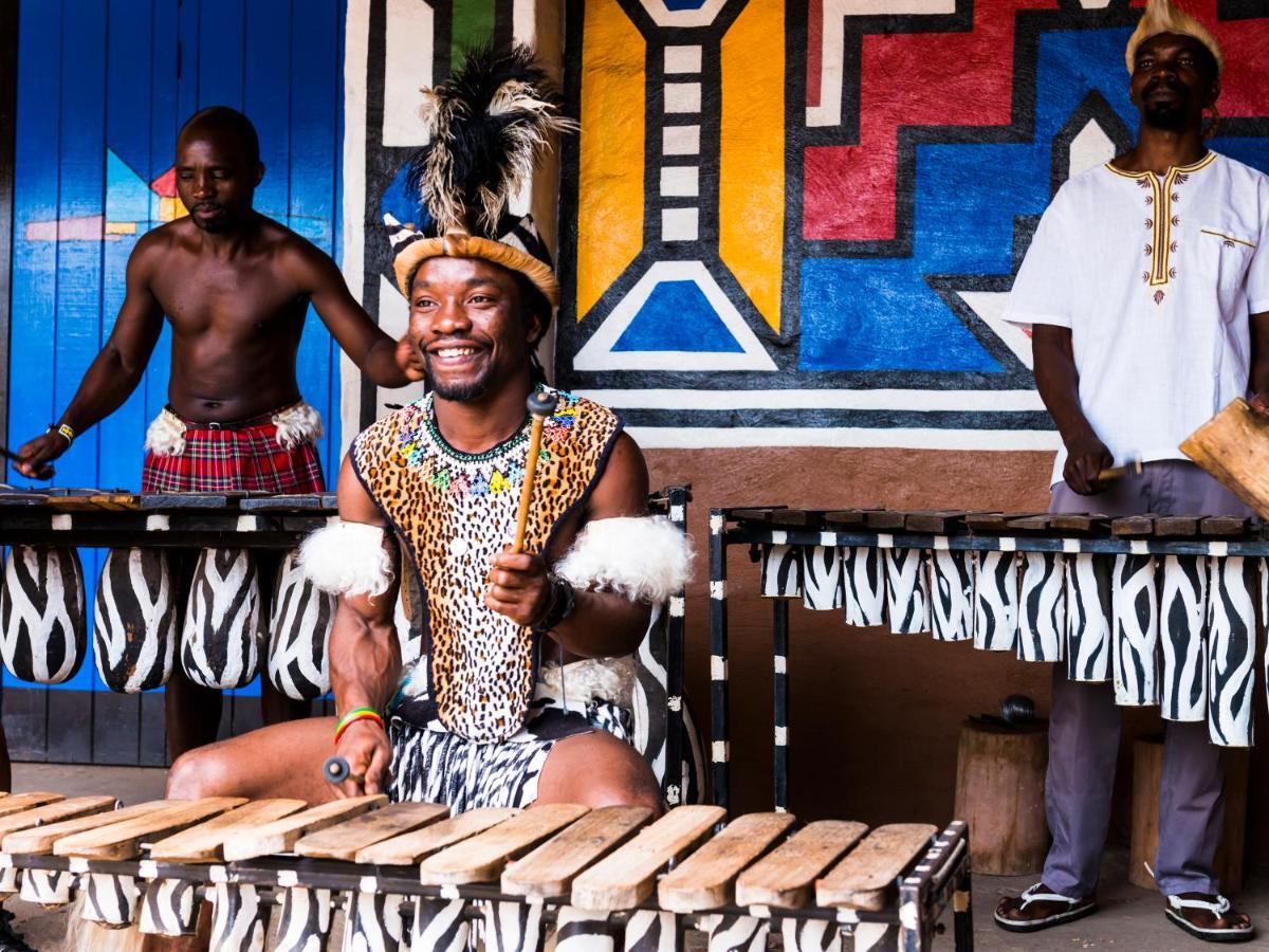 Aha Lesedi African Lodge & Cultural Village Broederstroom Exterior foto